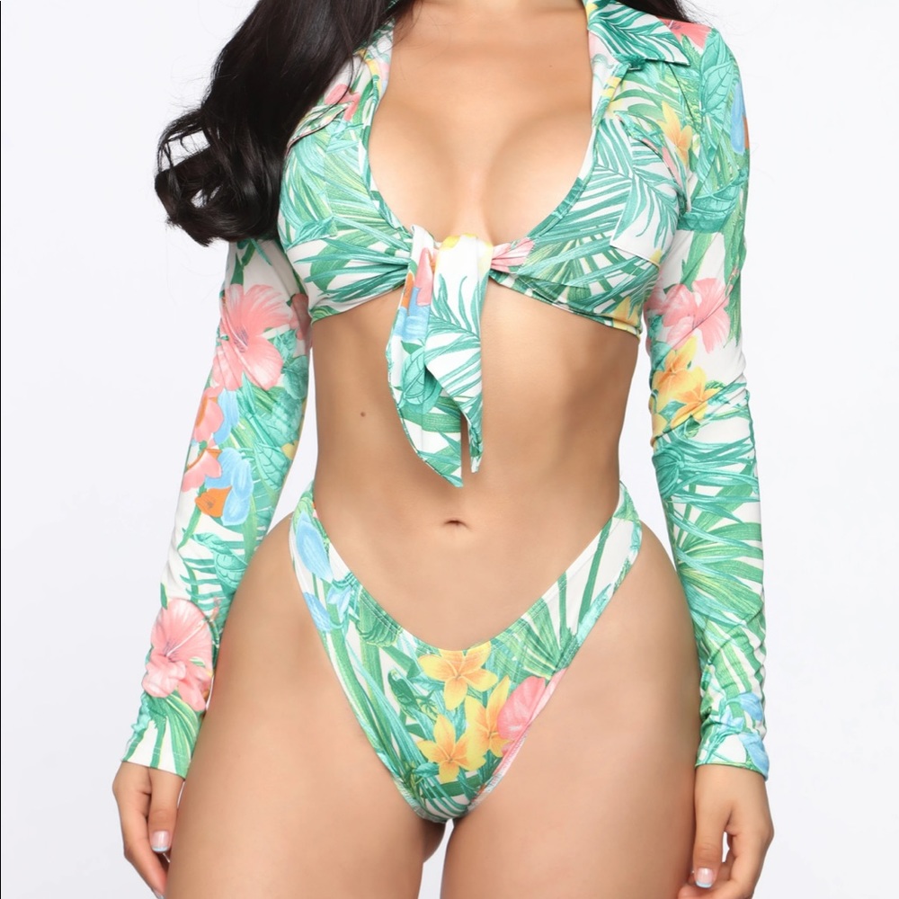 NWT FASHION NOVA TROPICAL 2 PIECE CHEEKY BIKINI SWIMSUIT